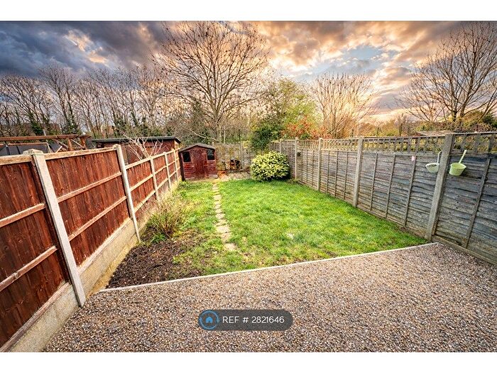 2 Bedroom End Terrace House To Rent In Curzon Avenue, Enfield, EN3