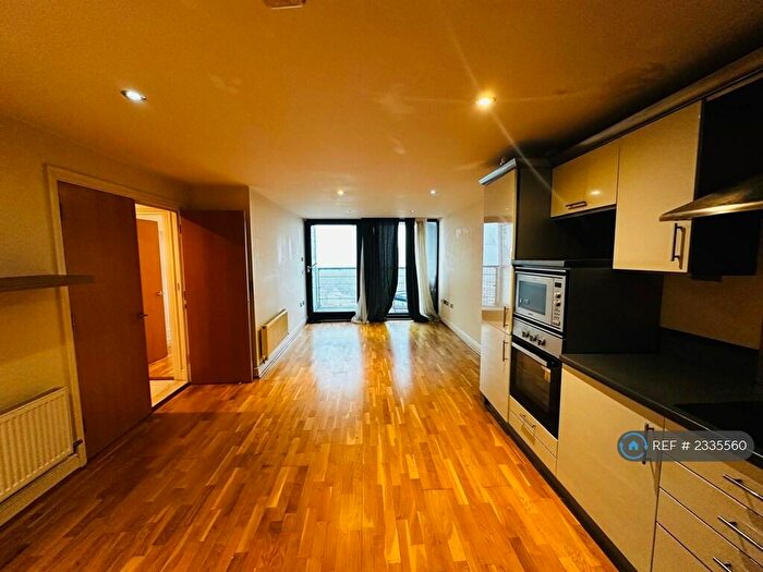 2 Bedroom Flat To Rent In Kingsway, London, N12