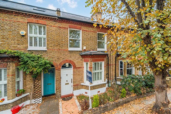 3 Bedroom Property To Rent In South Western Road, St Margarets, TW1