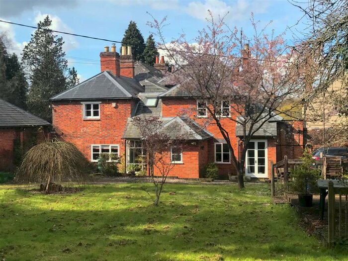 3 Bedroom House For Sale In Knightsbridge Drive, Headley, RG19