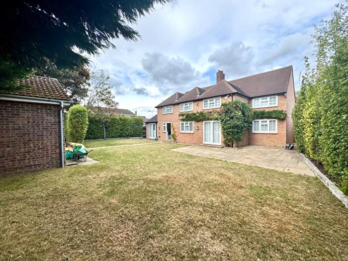 5 Bedroom Detached House To Rent In The Street, Bramley, RG26