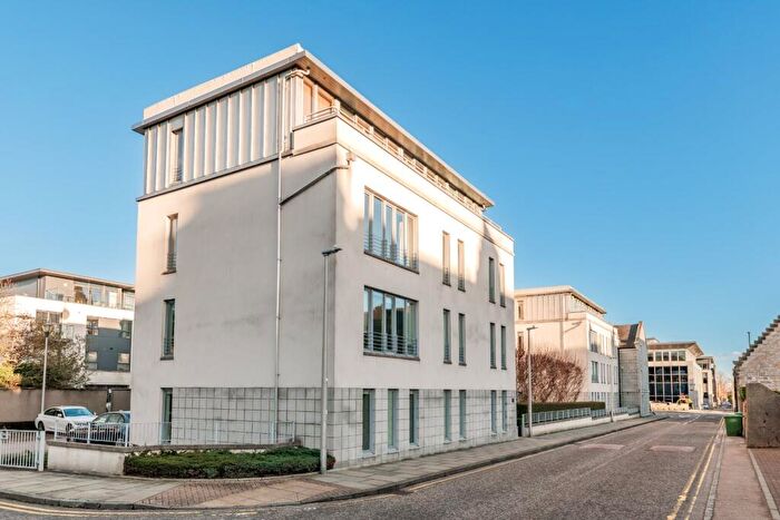 2 Bedroom Flat To Rent In Dempsey Court, West End, Aberdeen, AB15