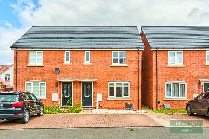 3 Bedroom Semi-Detached House For Sale In Waterton Way, Bishops Tachbrook, Leamington Spa, CV33