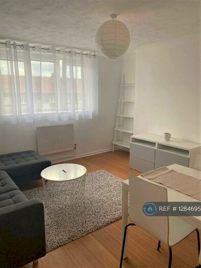 3 Bedroom Flat To Rent In Chater House, London, E2