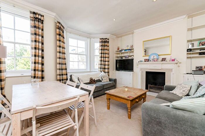 2 Bedroom Flat To Rent In Halford Road, West Brompton, London, SW6