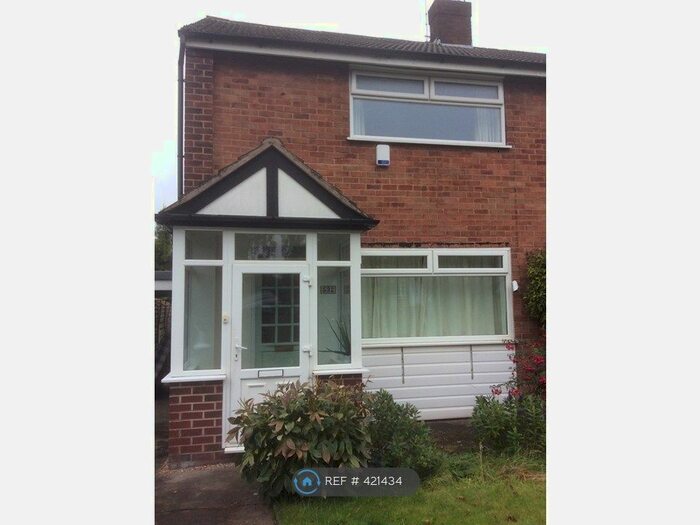 2 Bedroom Semi-Detached House To Rent In Parrs Wood Road, Manchester, M20