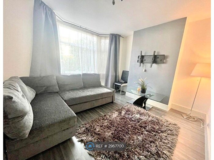 3 Bedroom Semi-Detached House To Rent In Siddeley Avenue, Coventry, CV3