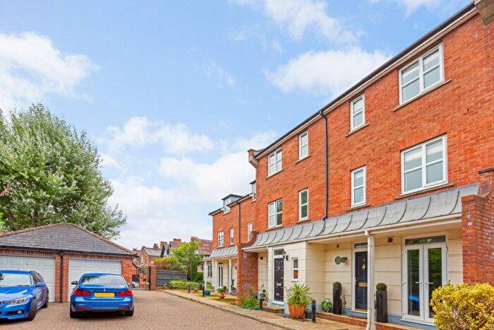 4 Bedroom Town House To Rent In Highcroft Villas Brighton, BN1