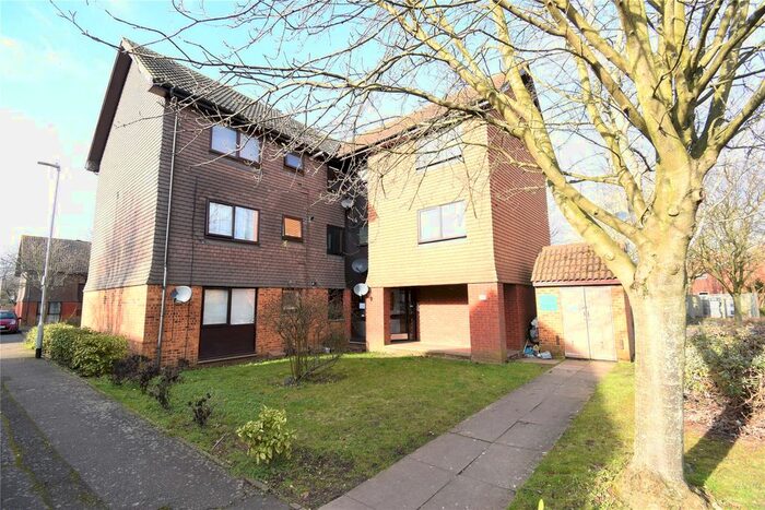 Studio To Rent In Ryeland Close, Yiewsley, West Drayton, UB7