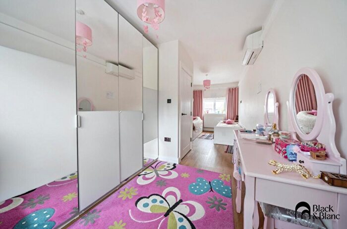 5 Bedroom Detached House To Rent In Wickham Road, Croydon, Surrey, CR0