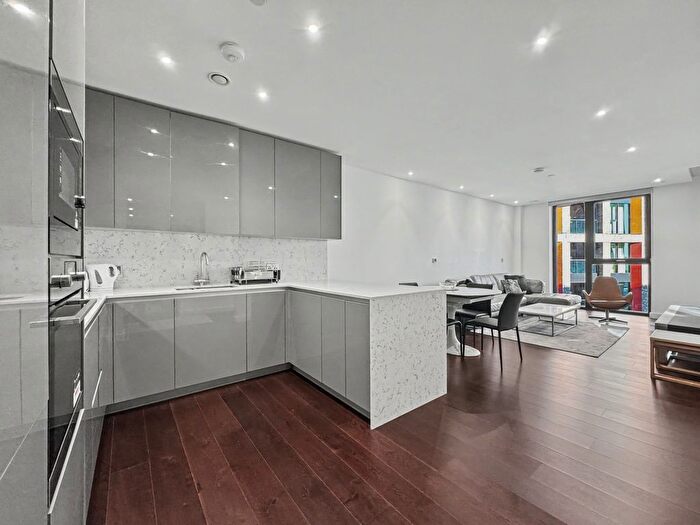 2 Bedroom Flat To Rent In Haines House, Charles Clowes Walk, Nine Elms, London, SW11