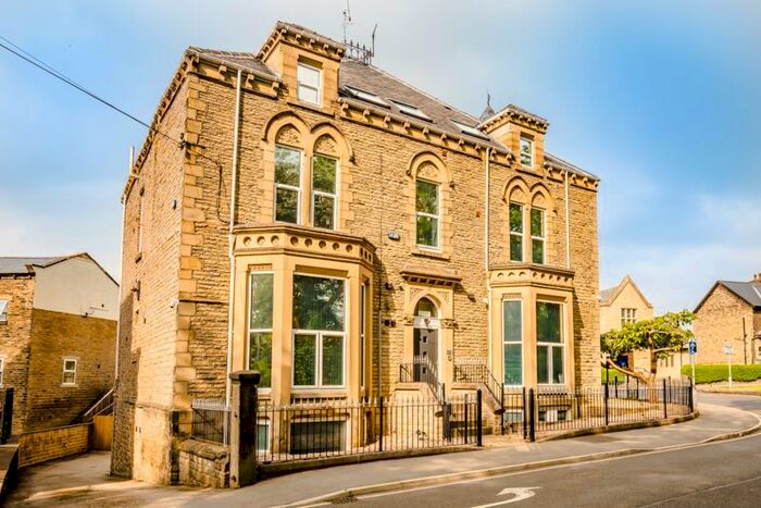 2 Bedroom Flat To Rent In Maple Street, Huddersfield, HD5