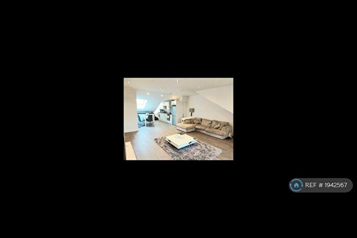 2 Bedroom Flat To Rent In Haydock Close, Hornchurch, RM12