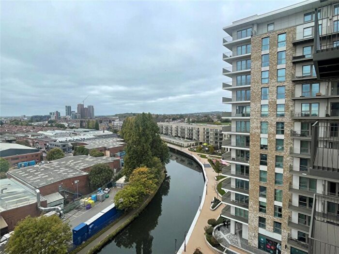1 Bedroom Flat To Rent In Waterview House Union Canal Quay Walk Wembley, HA0
