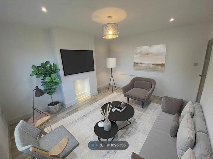 3 Bedroom Terraced House To Rent In Broomhill Road, Bristol, BS4