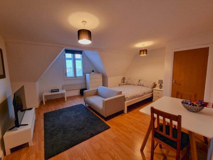 1 Bedroom Flat To Rent In Brixton Road, London, SW9