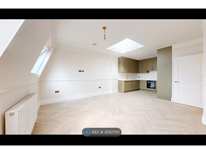 2 Bedroom Flat To Rent In Wimbledon Hill Road, London, SW19