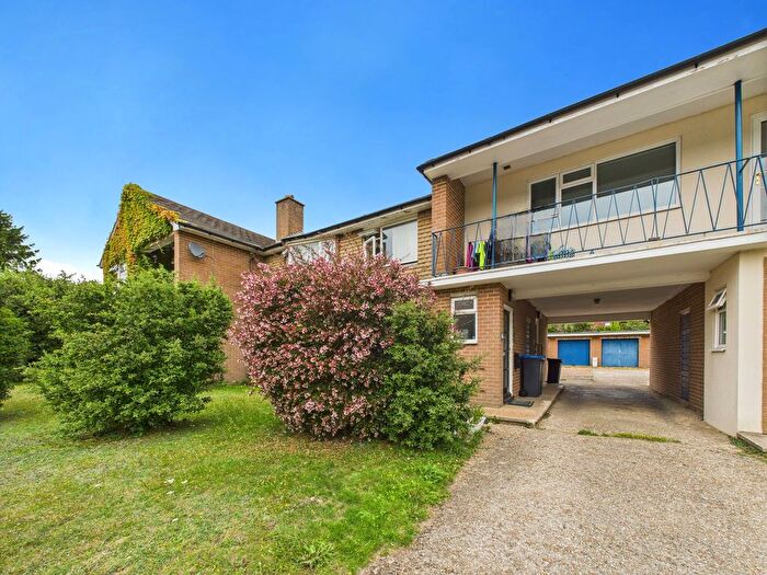 2 Bedroom Flat To Rent In Findon Road, Worthing, BN14