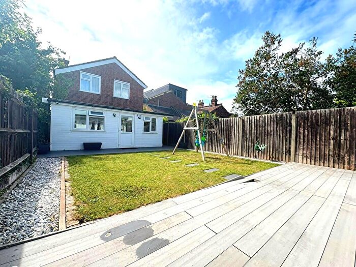 3 Bedroom Detached House For Sale In Claremont Road, Harrow, HA3