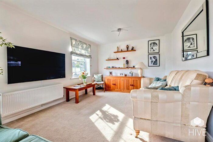 4 Bedroom Detached House For Sale In Winnow Close, Wimborne, BH21