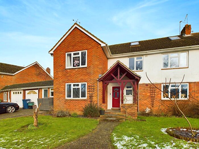 4 Bedroom Semi-Detached House For Sale In Claymoor Park, Marlow - Stunning Interior, SL7