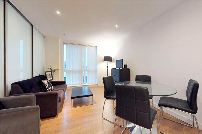 2 Bedroom Flat To Rent In Ceram Court, E3