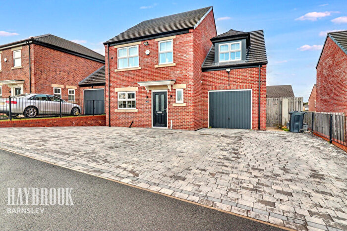 4 Bedroom Detached House For Sale In Windhill View, Grimethorpe, S72