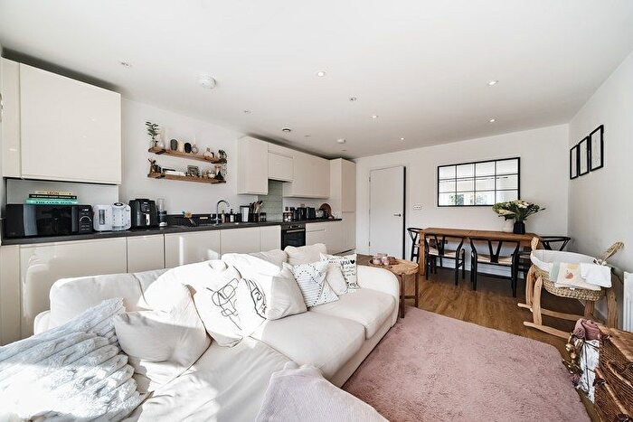 2 Bedroom Flat For Sale In Coddington Close, East Herts, Hertfordshire, SG12