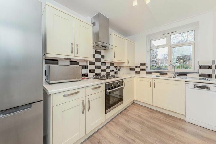 2 Bedroom Flat To Rent In Meadow Road, London, SW8