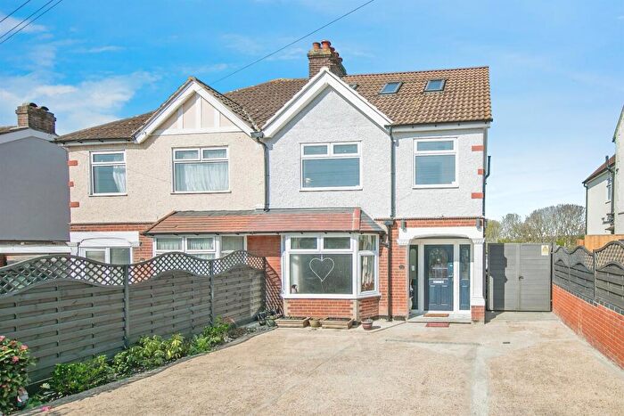 5 Bedroom Semi-Detached House For Sale In Ipswich Road, Colchester, CO4