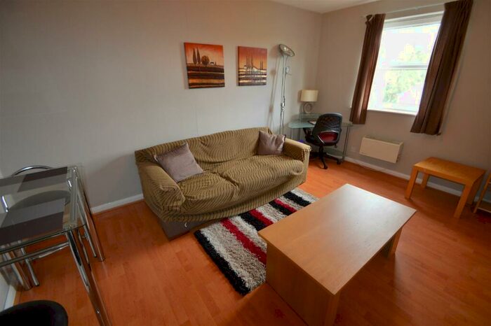 1 Bedroom Flat To Rent In Melrose Apartments, Hathersage Road, Victoria Park, Manchester, M13