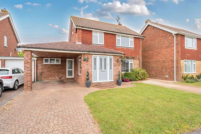 3 Bedroom Detached House For Sale In Oxford Drive, West Meads, PO21