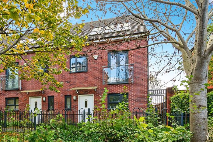 4 Bedroom End Of Terrace House For Sale In Broughton Lane, Salford, Greater Manchester, M7