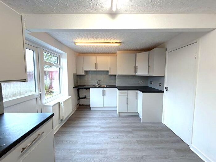 2 Bedroom House To Rent In Midland Road, Stonehouse, GL10