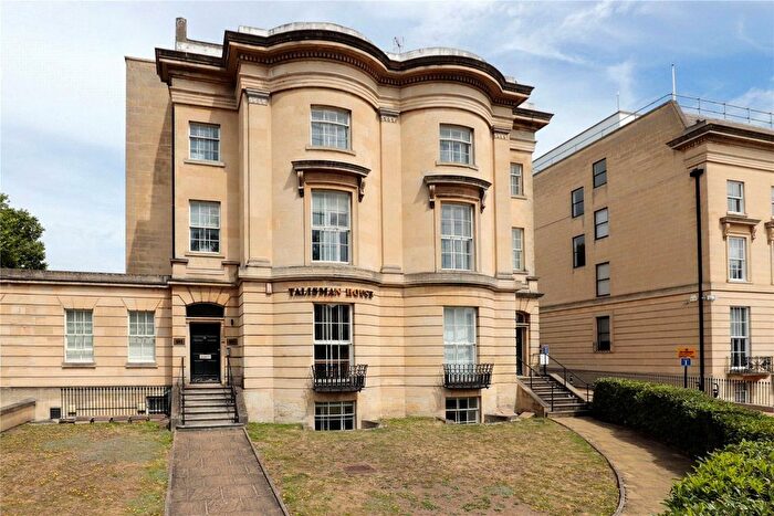 2 Bedroom Flat To Rent In Talisman House, Kings Road, Reading, Berkshire, RG1