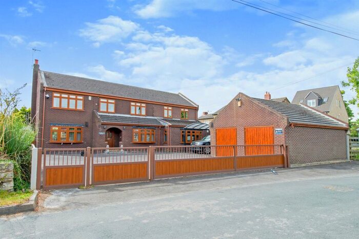 4 Bedroom Detached House For Sale In Cobcroft Lane, Cridling Stubbs, Knottingley, WF11
