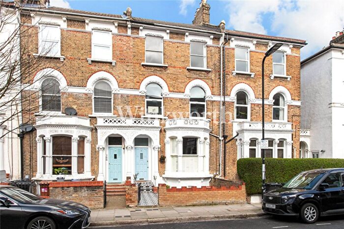 2 Bedroom Flat For Sale In Digby Crescent, Finsbury Park, N4