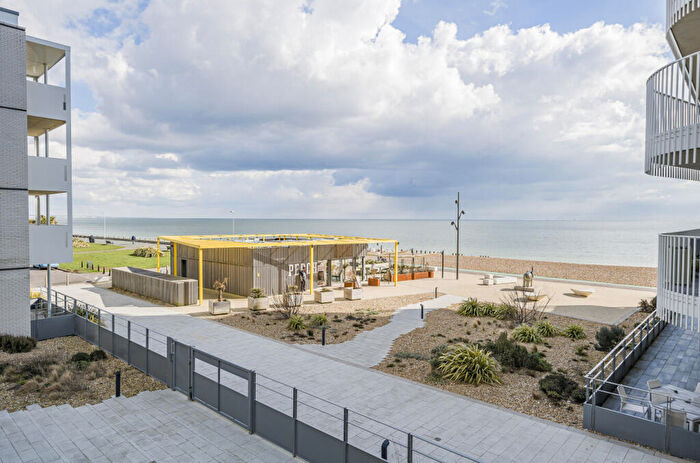 2 Bedroom Apartment For Sale In Brighton Road, Worthing, West Sussex, BN11