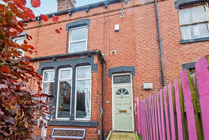 4 Bedroom Terraced House For Sale In Aberdeen Grove, Leeds, West Yorkshire, LS12