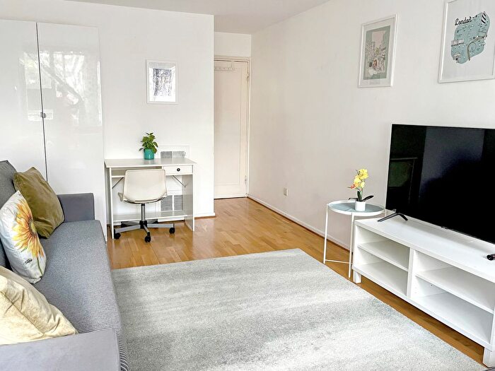2 Bedroom Flat To Rent In Clipstone Street, London, W1W