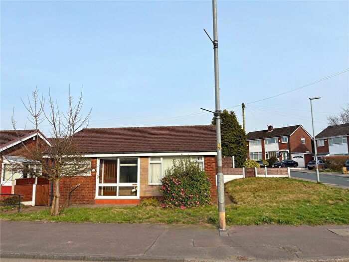 3 Bedroom Bungalow For Sale In Middleton Road, Heywood, Greater Manchester, OL10