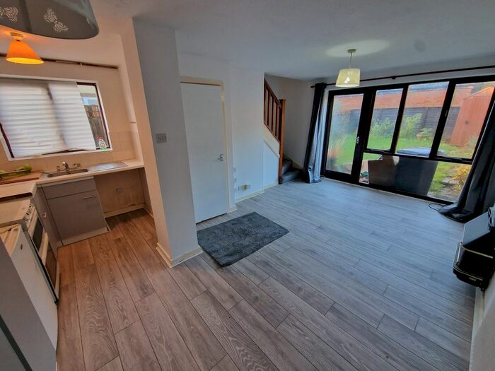 1 Bedroom Semi-Detached House To Rent In Lucas Gardens, Luton, Bedfordshire, LU3