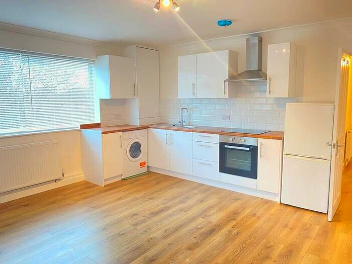 1 Bedroom Flat To Rent In Preston Hill, Harrow, HA3