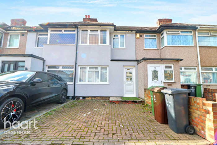 3 Bedroom Terraced House For Sale In Oval Road South, Dagenham, RM10