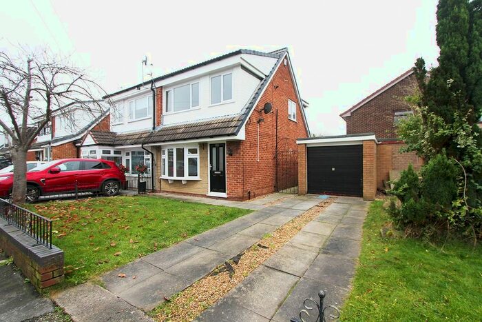 3 Bedroom Semi-Detached House To Rent In Lincoln Drive, Ashton-In-Makerfield, Wigan, WN4