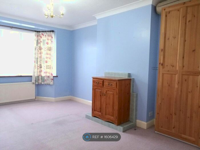 2 Bedroom Maisonette To Rent In St. Aubyns Gardens, Orpington, BR6