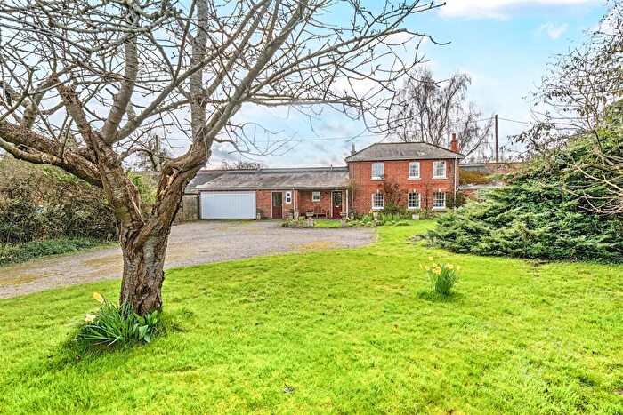 3 Bedroom Detached House For Sale In Rood Ashton, BA14