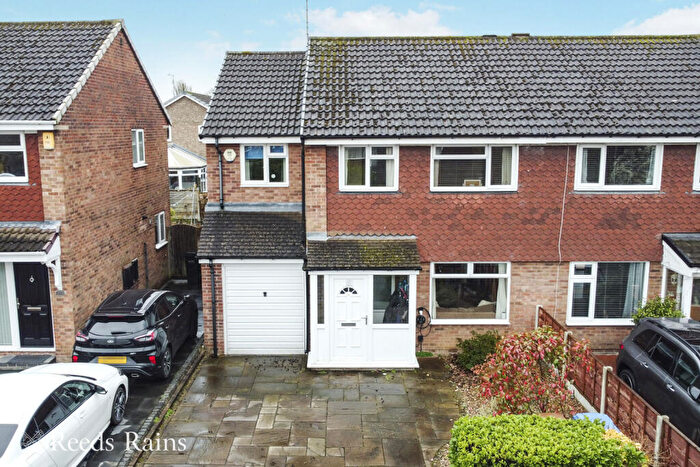 4 Bedroom Semi Detached House For Sale In Sherford Close, Hazel Grove, Stockport, Cheshire, SK7