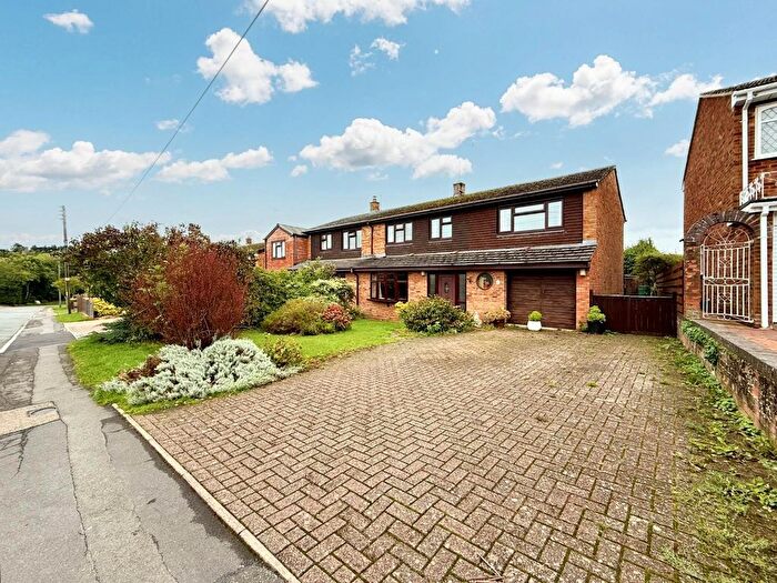 4 Bedroom Semi-Detached House For Sale In Croft Way, Weedon, NN7