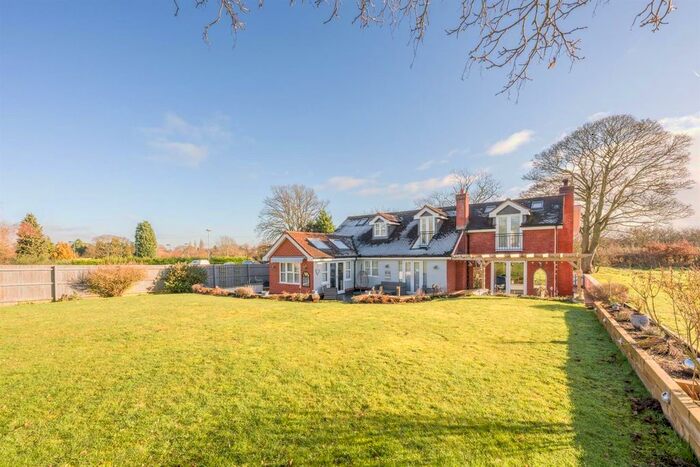 5 Bedroom Detached Bungalow For Sale In Beehive Bungalow, Sugar Loaf Lane, Iverley, DY7